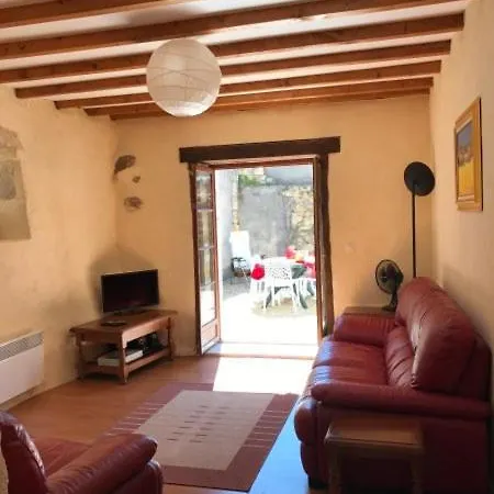 Le Milieu Chai, Chateau De Nyaraló Charras