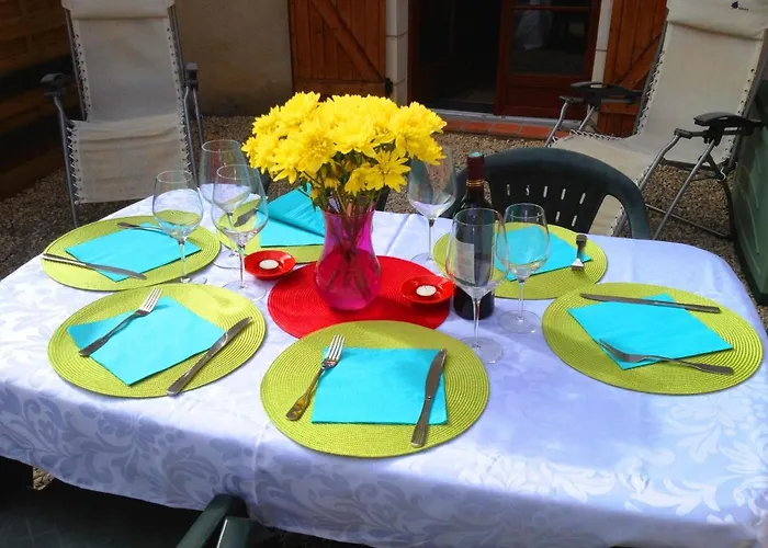 Tatil Evi Le Milieu Chai, Chateau De Charras