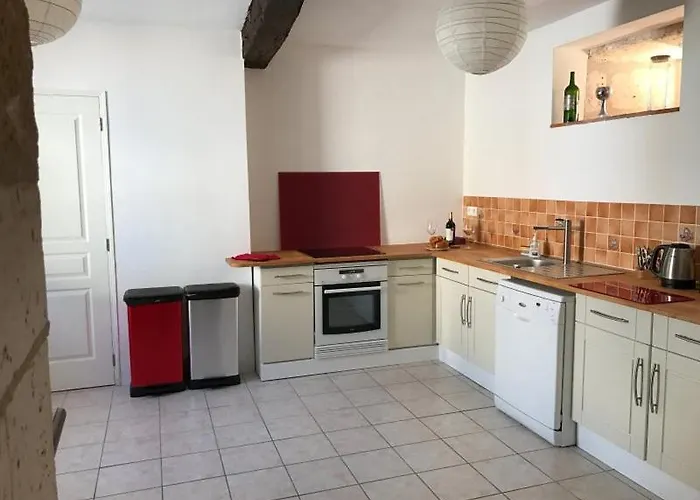 Le Milieu Chai, Chateau De Charras